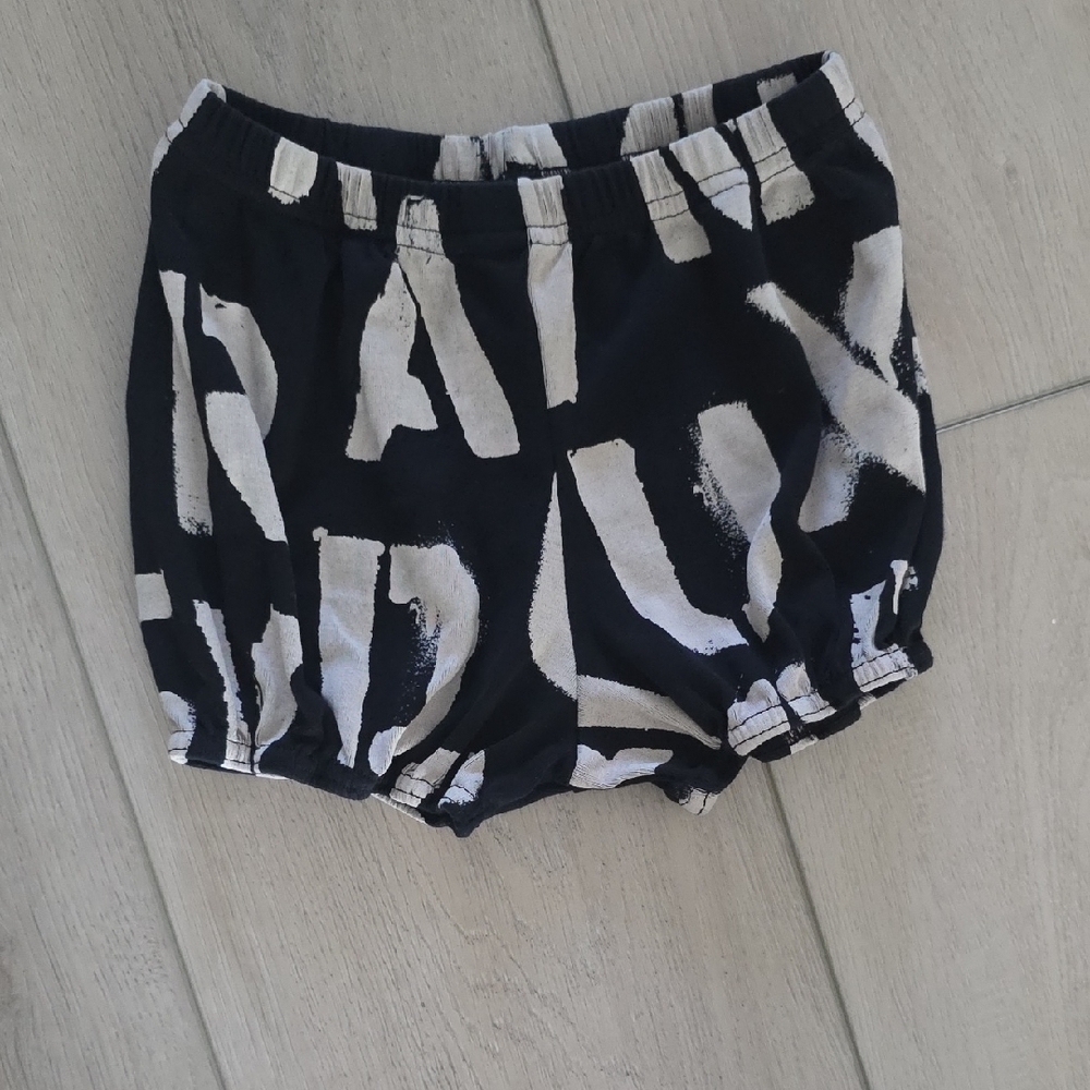 nununu Black and White Graphic Bubble Shorts